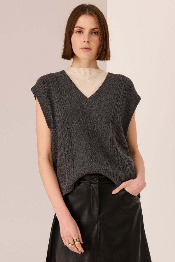 Loren Cable Vest Charcoal