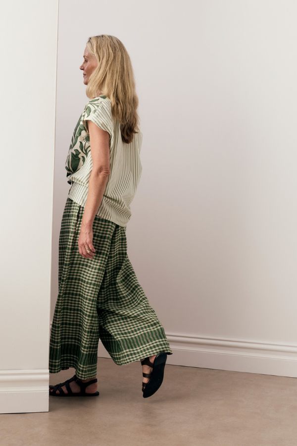 Botanica Top w Contrast Back