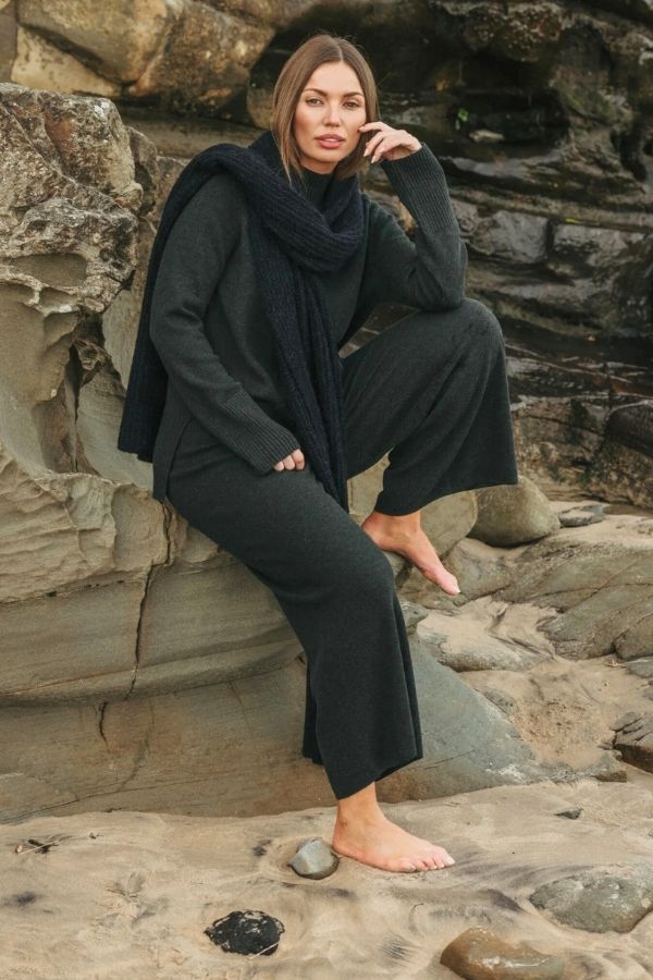 Winter Retreat Pullover Pine