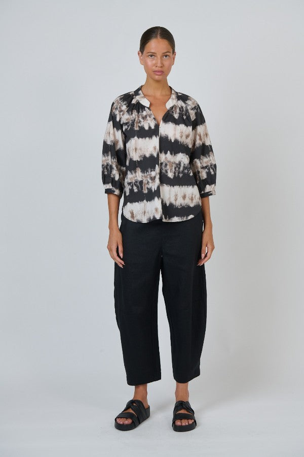 Gathered Sleeve Shirt Eruption