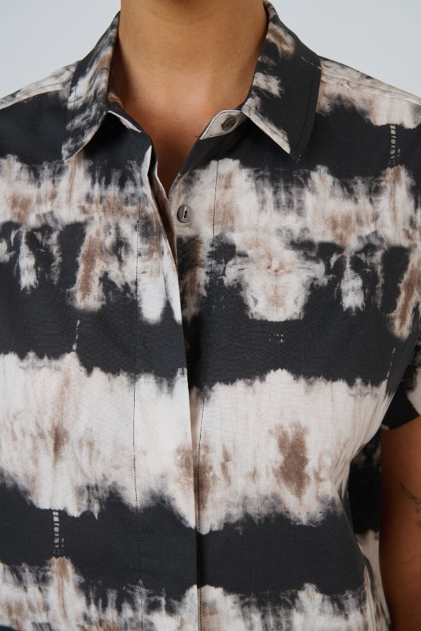 Concealed Button Top Eruption