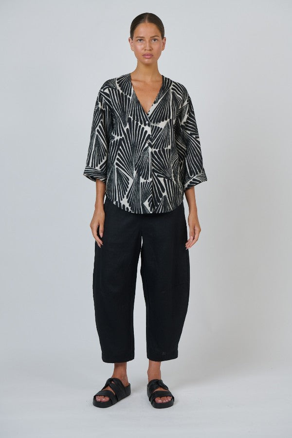 Tulip Cropped Linen Pant Black