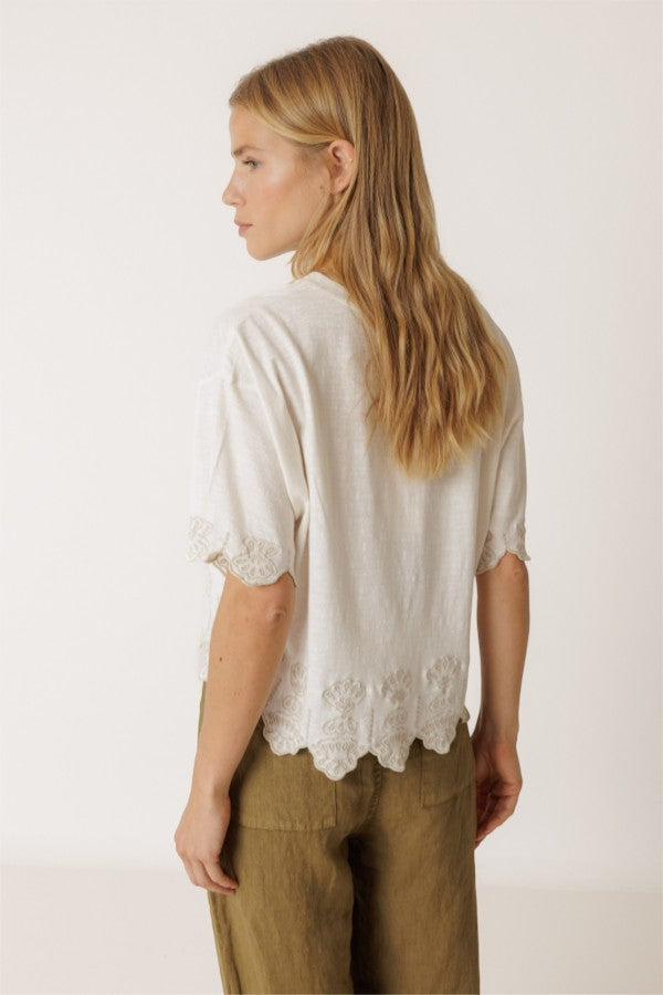 Boxy Embroidered Tee Ecru